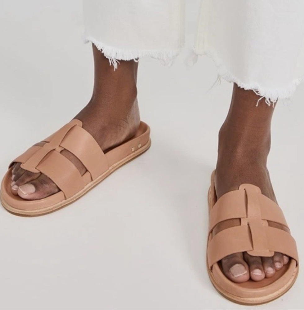 NIB Beeks Courser Leather Slides in Honey